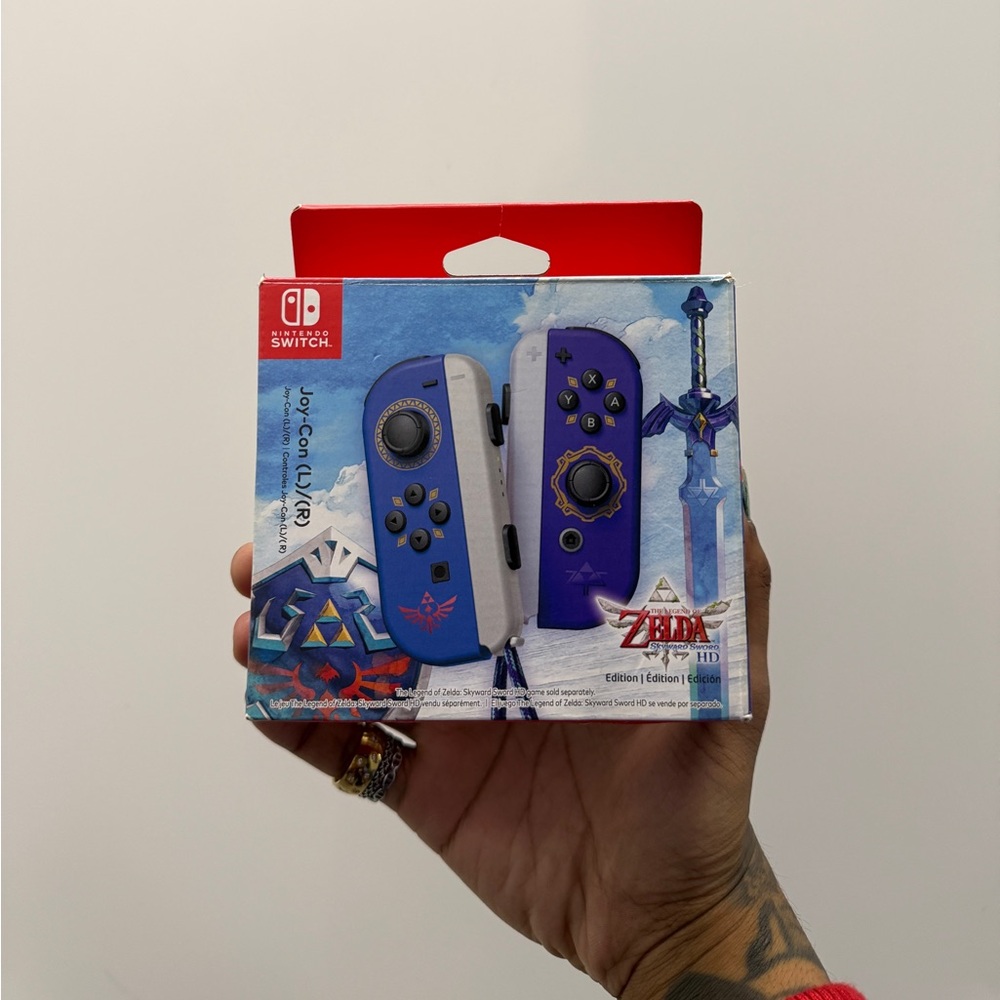 Nintendo Zelda Edition Joy-Con Pair - Blue & Purple Accents